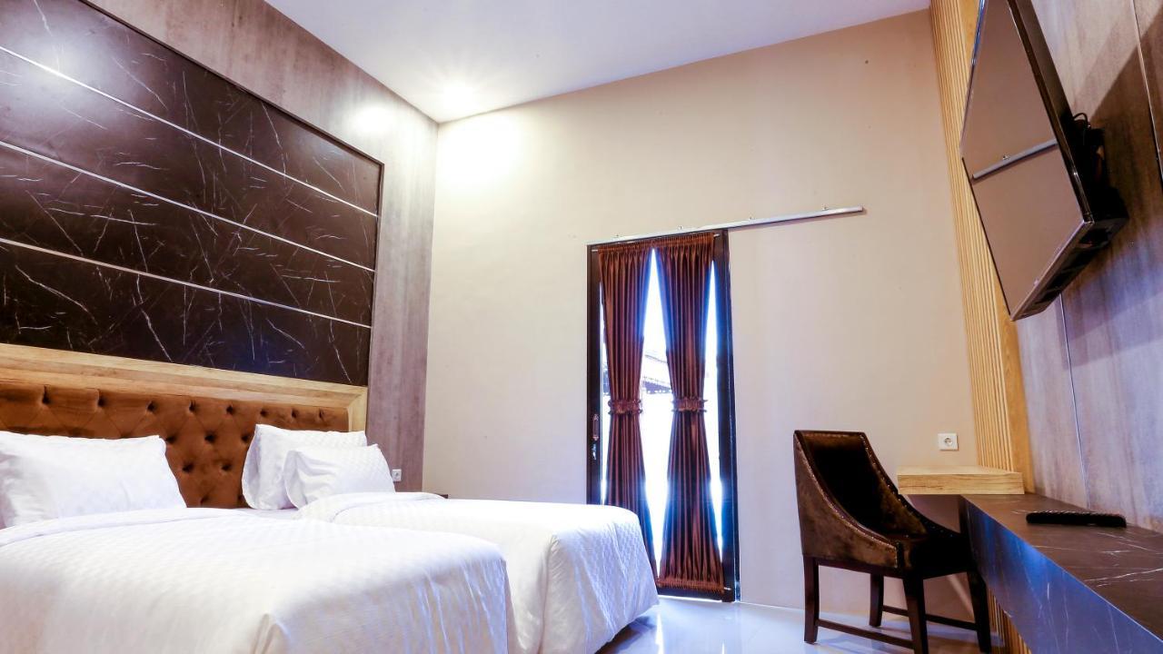 Giri Palma Hotel Malang Bagian luar foto