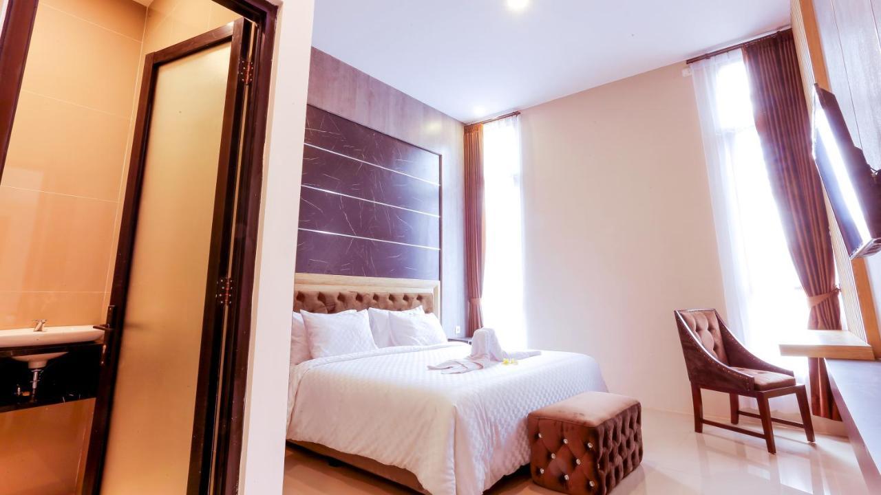 Giri Palma Hotel Malang Bagian luar foto