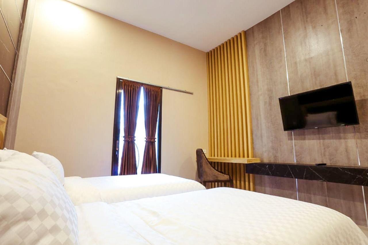 Giri Palma Hotel Malang Bagian luar foto