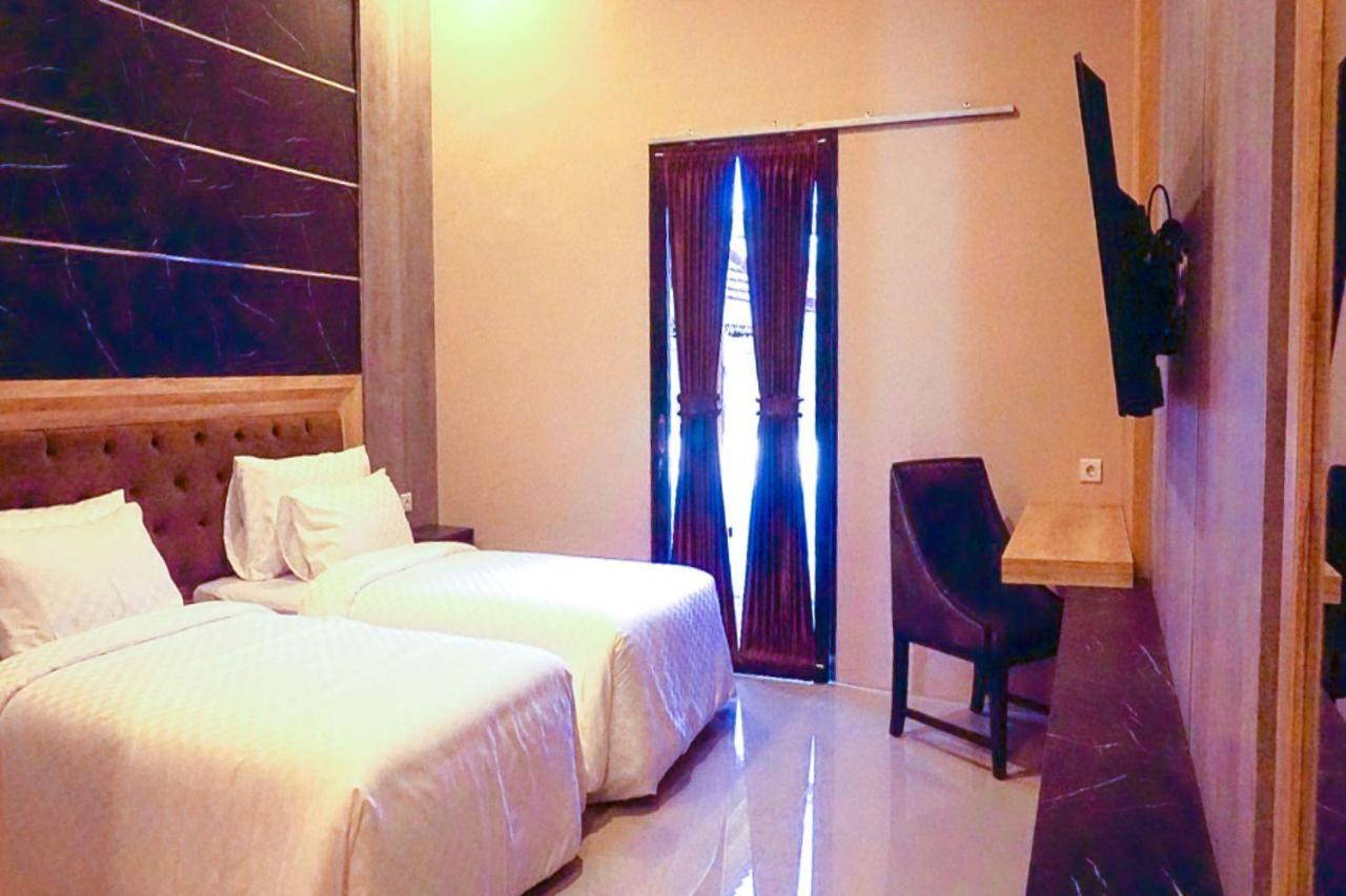 Giri Palma Hotel Malang Bagian luar foto