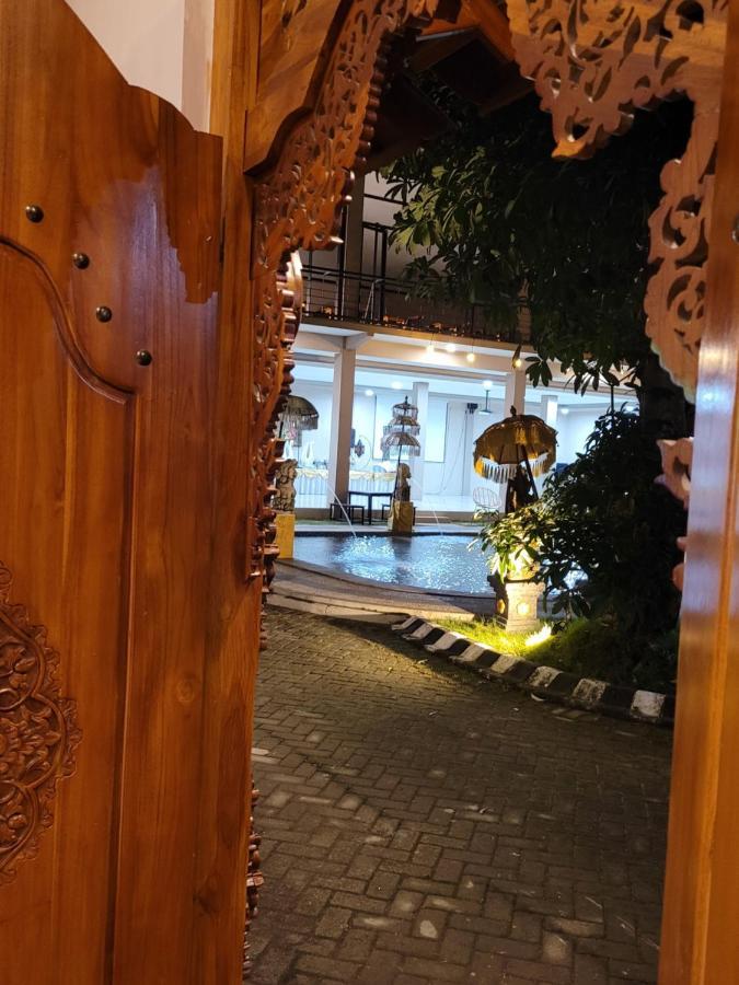 Giri Palma Hotel Malang Bagian luar foto